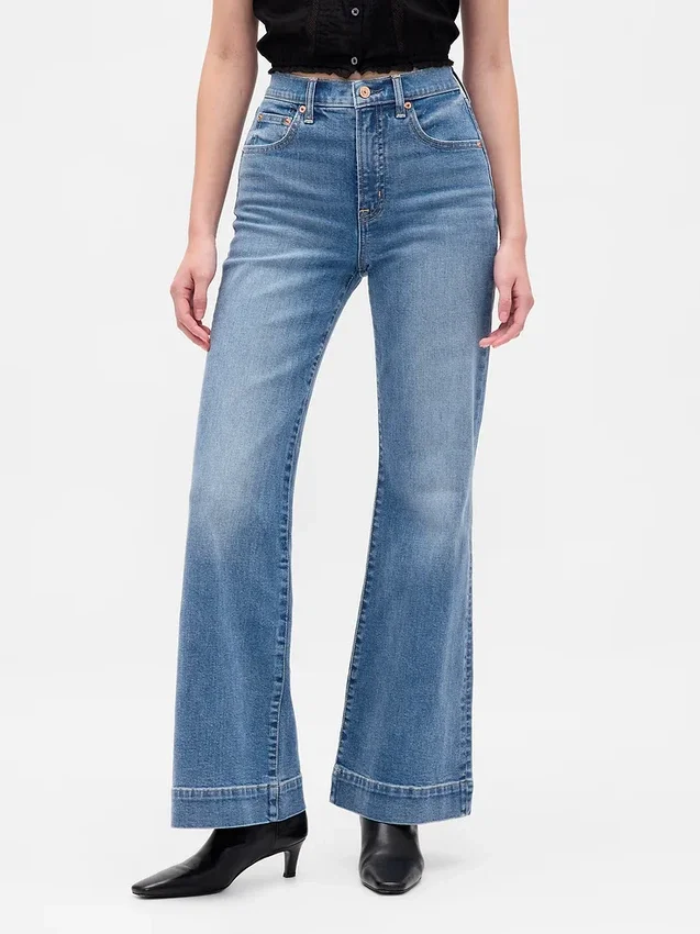 Jeans med høy midje og avslappet, utvidet ben