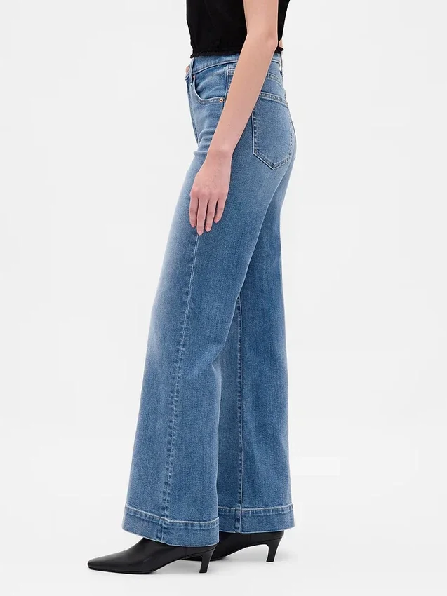 Jeans med høy midje og avslappet, utvidet ben