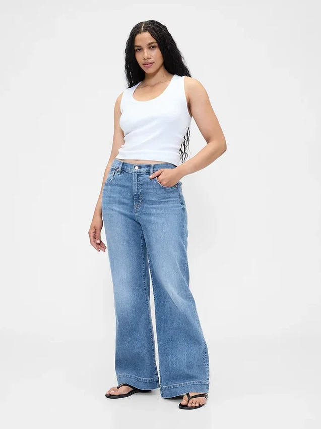 Jeans med høy midje og avslappet, utvidet ben