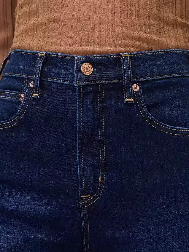 Jeans med høy midje og avslappet, utvidet ben