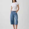 Jeans med høy midje og belte i «barrel culotte»-modell