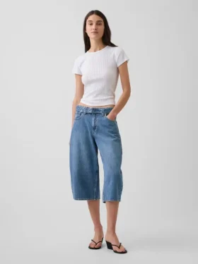 Jeans med høy midje og belte i «barrel culotte»-modell