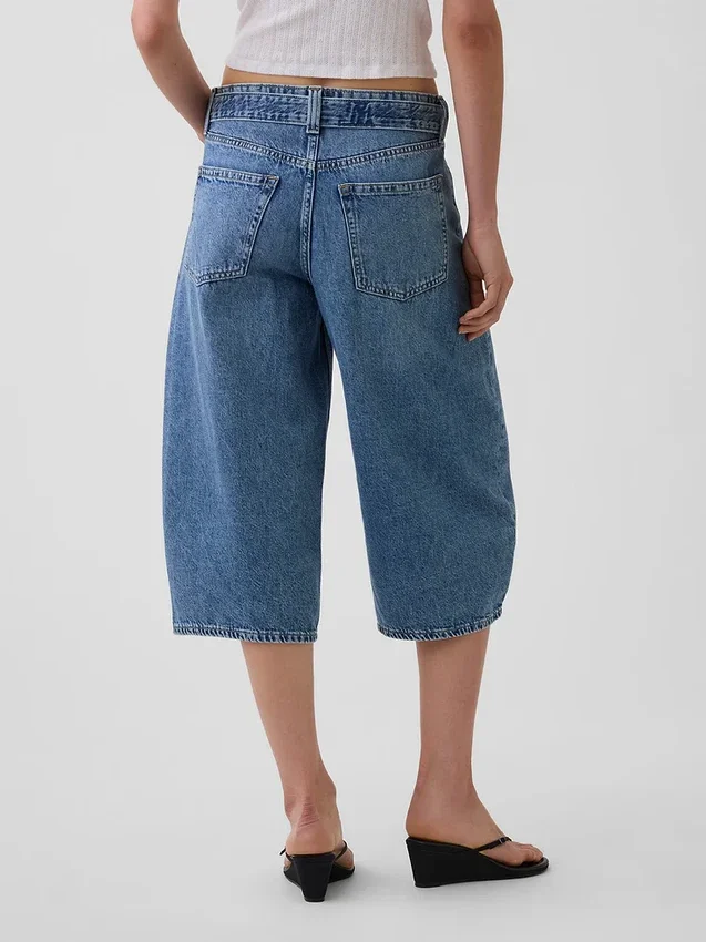Jeans med høy midje og belte i «barrel culotte»-modell