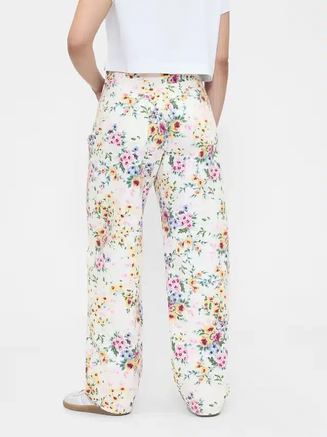 Jeans med høy midje og blomstermønster