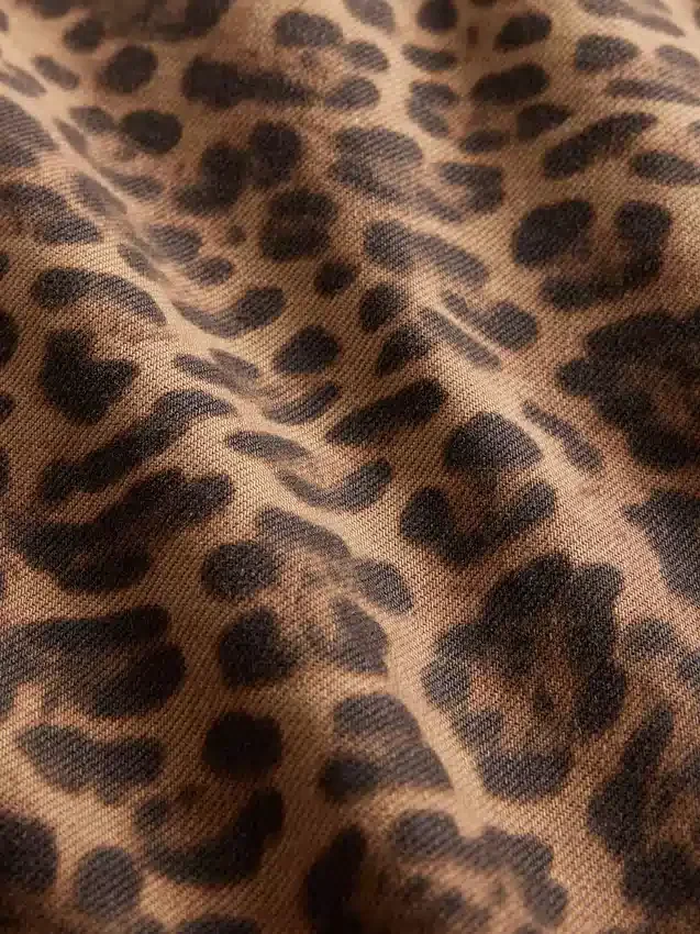 Jeans med høy midje og bred benform
