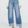 Jeans med høy midje og oppbrettede ben