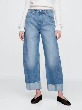 Jeans med høy midje og oppbrettede ben