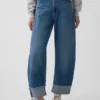 Jeans med høy midje og oppbrettede ben