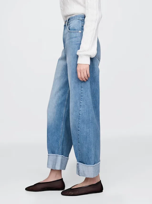 Jeans med høy midje og oppbrettede ben