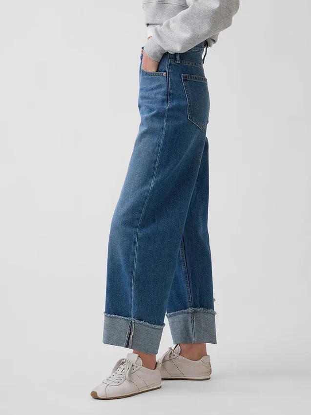 Jeans med høy midje og oppbrettede ben