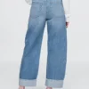 Jeans med høy midje og oppbrettede ben