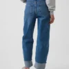 Jeans med høy midje og oppbrettede ben