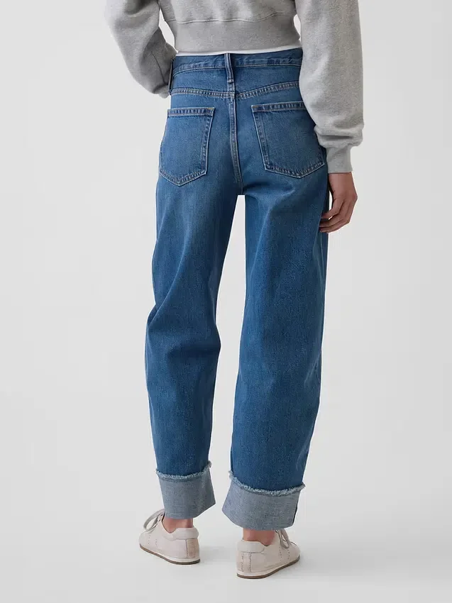 Jeans med høy midje og oppbrettede ben