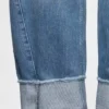 Jeans med høy midje og oppbrettede ben