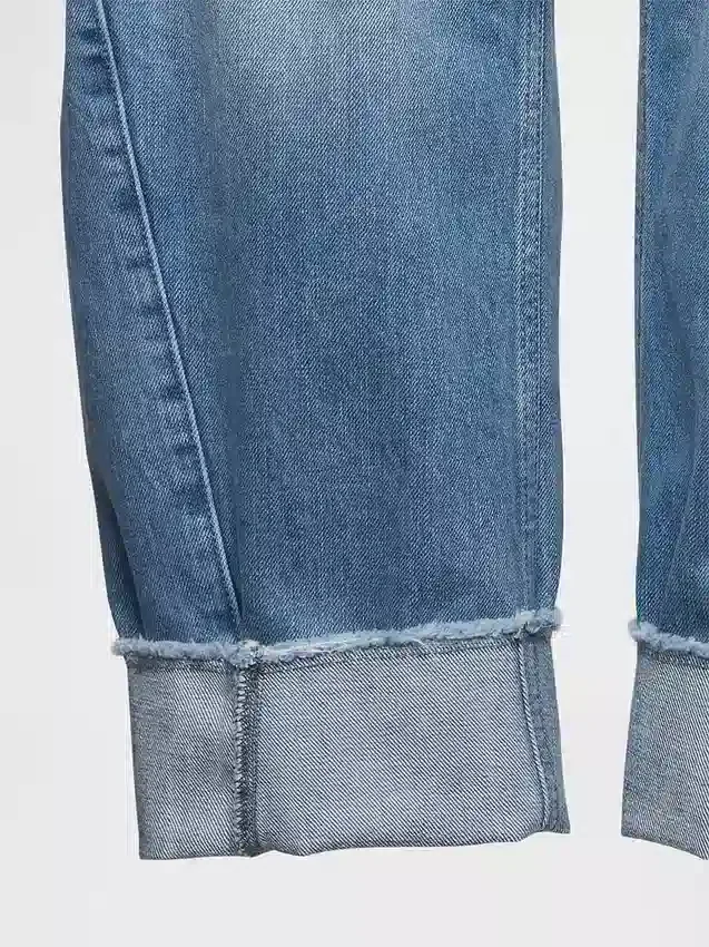 Jeans med høy midje og oppbrettede ben