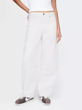 Jeans med høy midje og tønneformet snitt