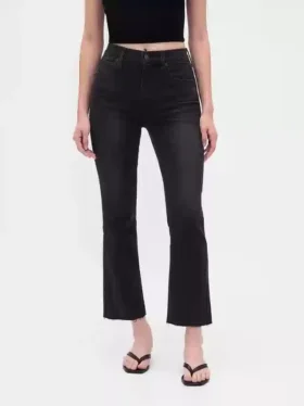 Jeans med høy midje og utvidet ben