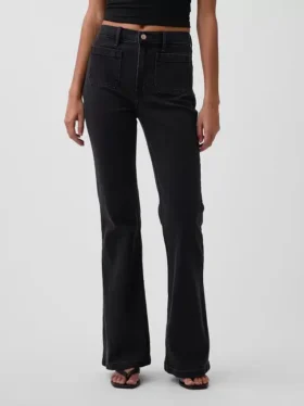 Jeans med høy midje og utvidet ben i 70-tallsstil
