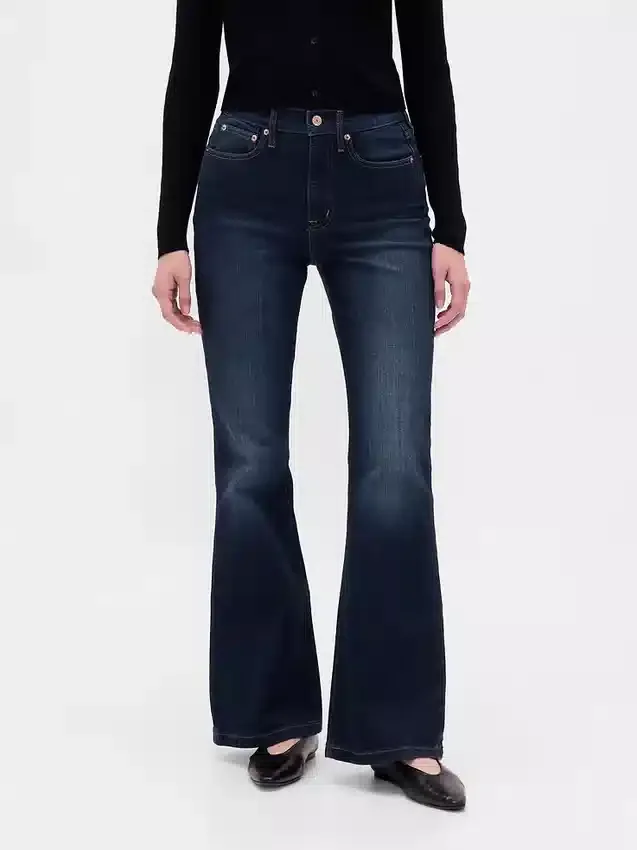 Jeans med høy midje og utvidet ben i 70-tallsstil