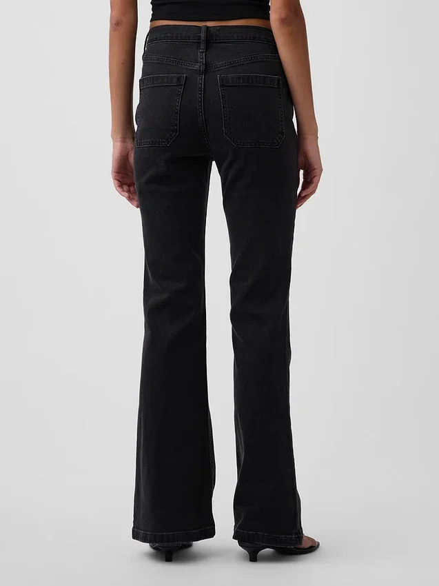Jeans med høy midje og utvidet ben i 70-tallsstil