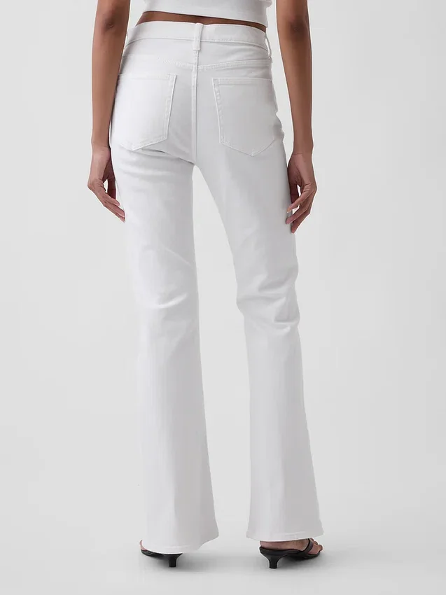 Jeans med høy midje og utvidet ben i 70-tallsstil