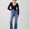 Jeans med høy midje og utvidet ben i 70-tallsstil