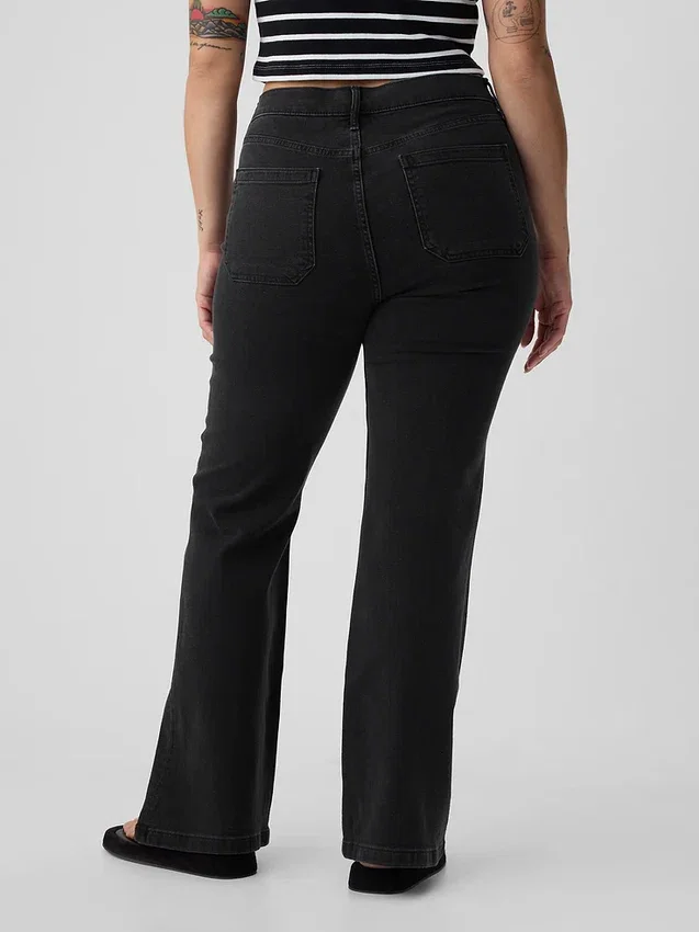 Jeans med høy midje og utvidet ben i 70-tallsstil