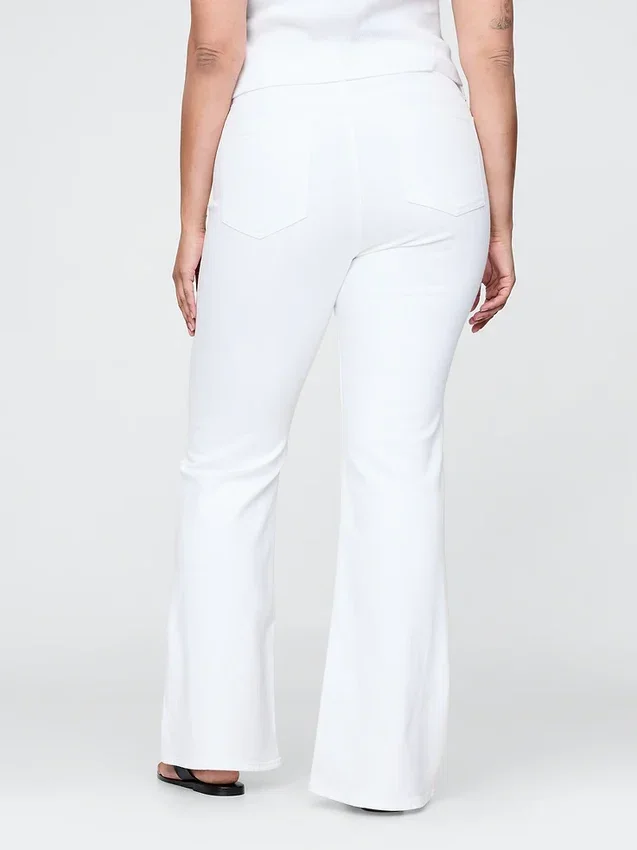 Jeans med høy midje og utvidet ben i 70-tallsstil