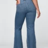 Jeans med høy midje og utvidet ben i 70-tallsstil