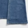 Jeans med høy midje og utvidet ben i 70-tallsstil