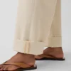 Jeans med høy midje, vid benvidde og ankelengde
