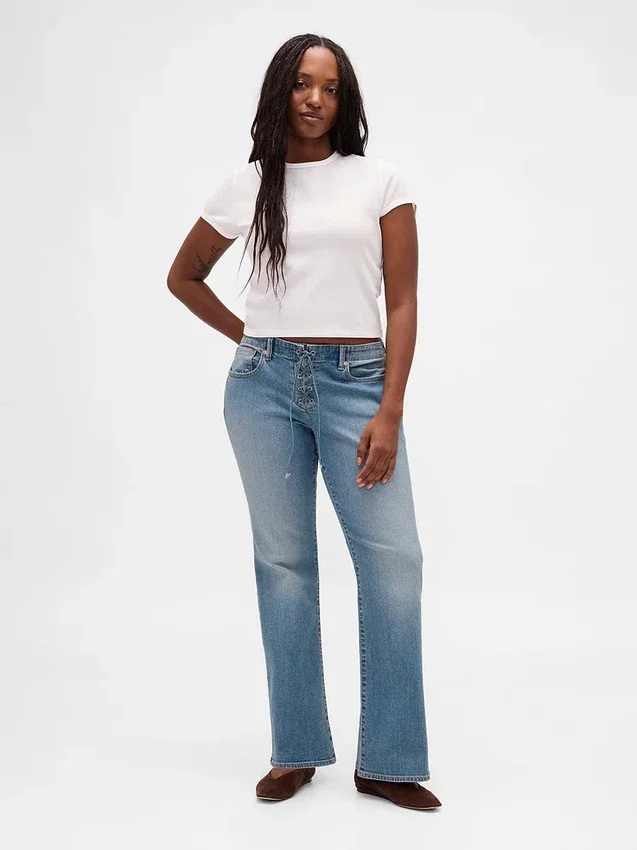 Jeans med lav midje, lang og slank passform og snøring