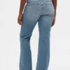 Jeans med lav midje, lang og slank passform og snøring
