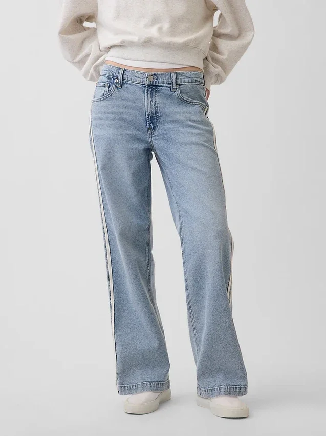 Jeans med lav midje, løs passform og sidestriper i 90-tallsstil