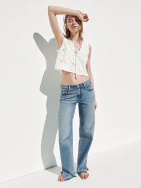 Jeans med lav midje, løs passform og splittet kant fra 90-tallet