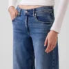 Jeans med lav midje og løs passform i 90-tallsstil