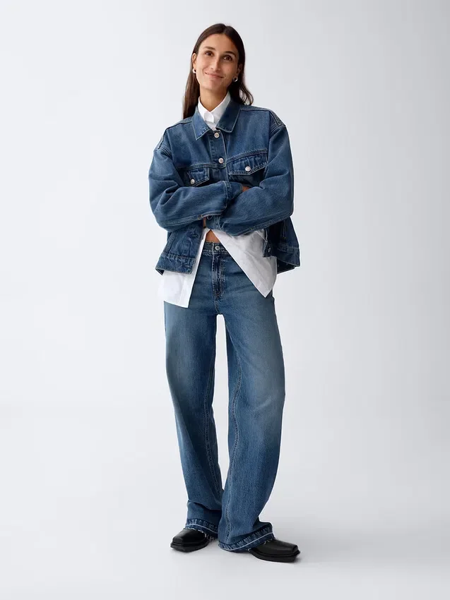 Jeans med lav midje og løs passform i 90-tallsstil