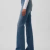 Jeans med lav midje, stiv passform, lange og smale ben