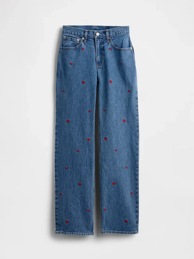 Jeans med middels høy midje, broderi og avslappet, rett passform
