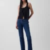 Jeans med middels høy midje og avslappet bootcut-passform