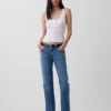 Jeans med middels høy midje og avslappet bootcut-passform