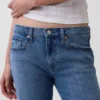 Jeans med middels høy midje og avslappet bootcut-passform