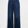 Jeans med middels høy midje og avslappet bootcut-passform