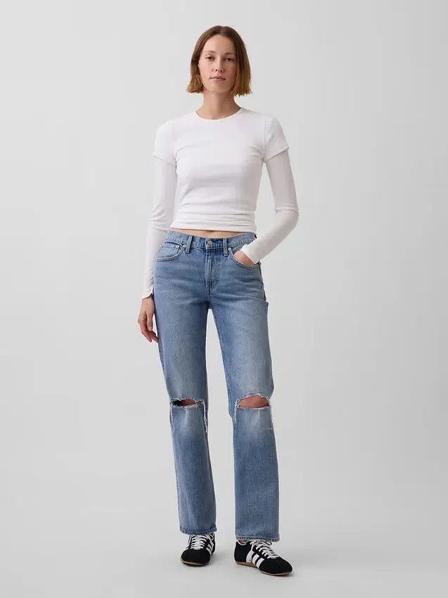 Jeans med middels høy midje og avslappet, rett passform