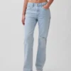 Jeans med middels høy midje og avslappet, rett passform