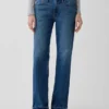 Jeans med middels høy midje og avslappet, rett passform