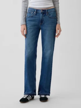 Jeans med middels høy midje og avslappet, rett passform