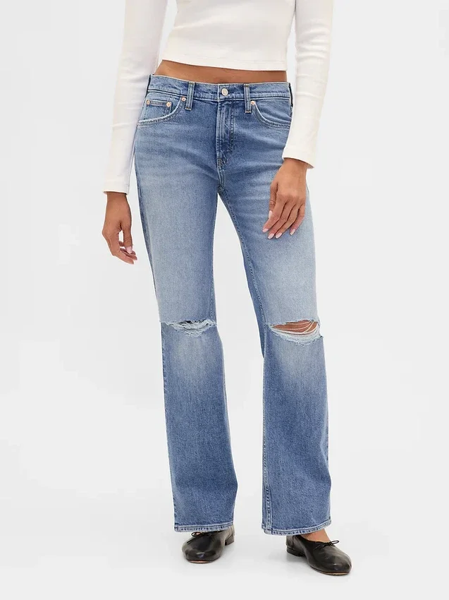 Jeans med middels høy midje og avslappet, rett passform