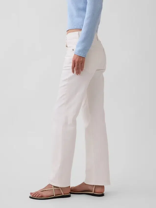 Jeans med middels høy midje og avslappet, rett passform