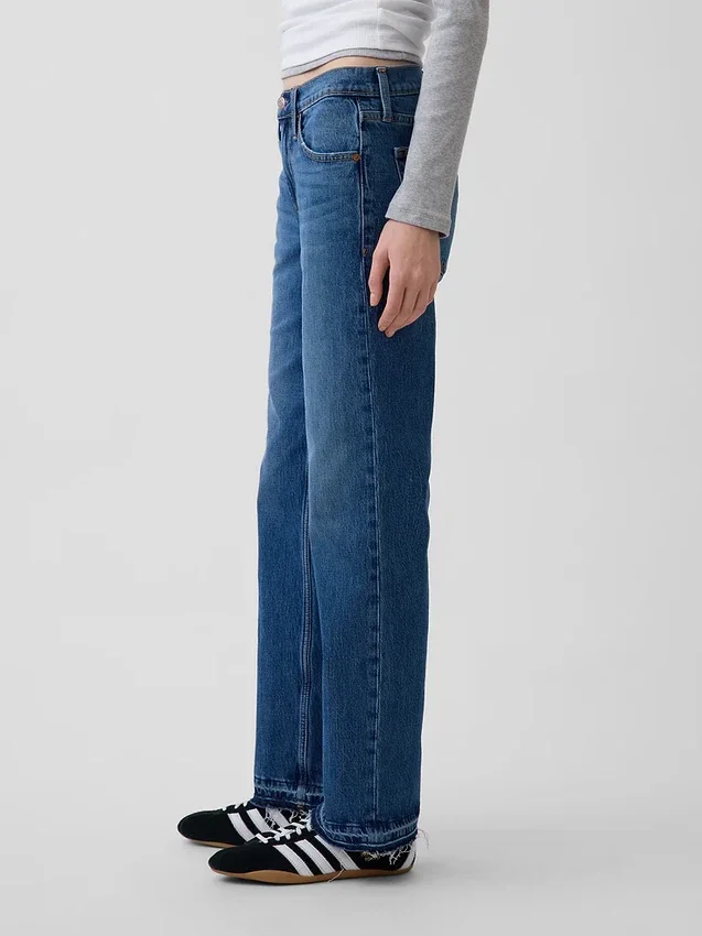 Jeans med middels høy midje og avslappet, rett passform